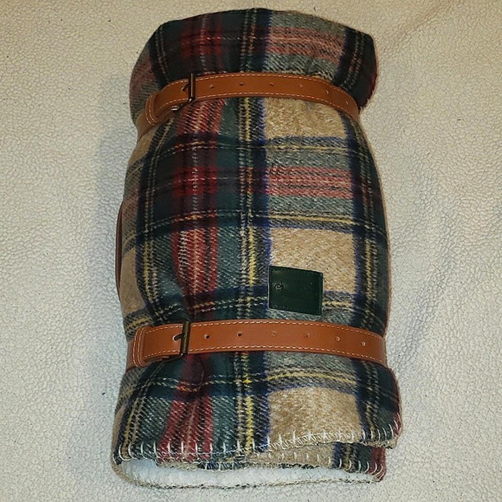 Charles Gallen Irish Linen throw blanket.